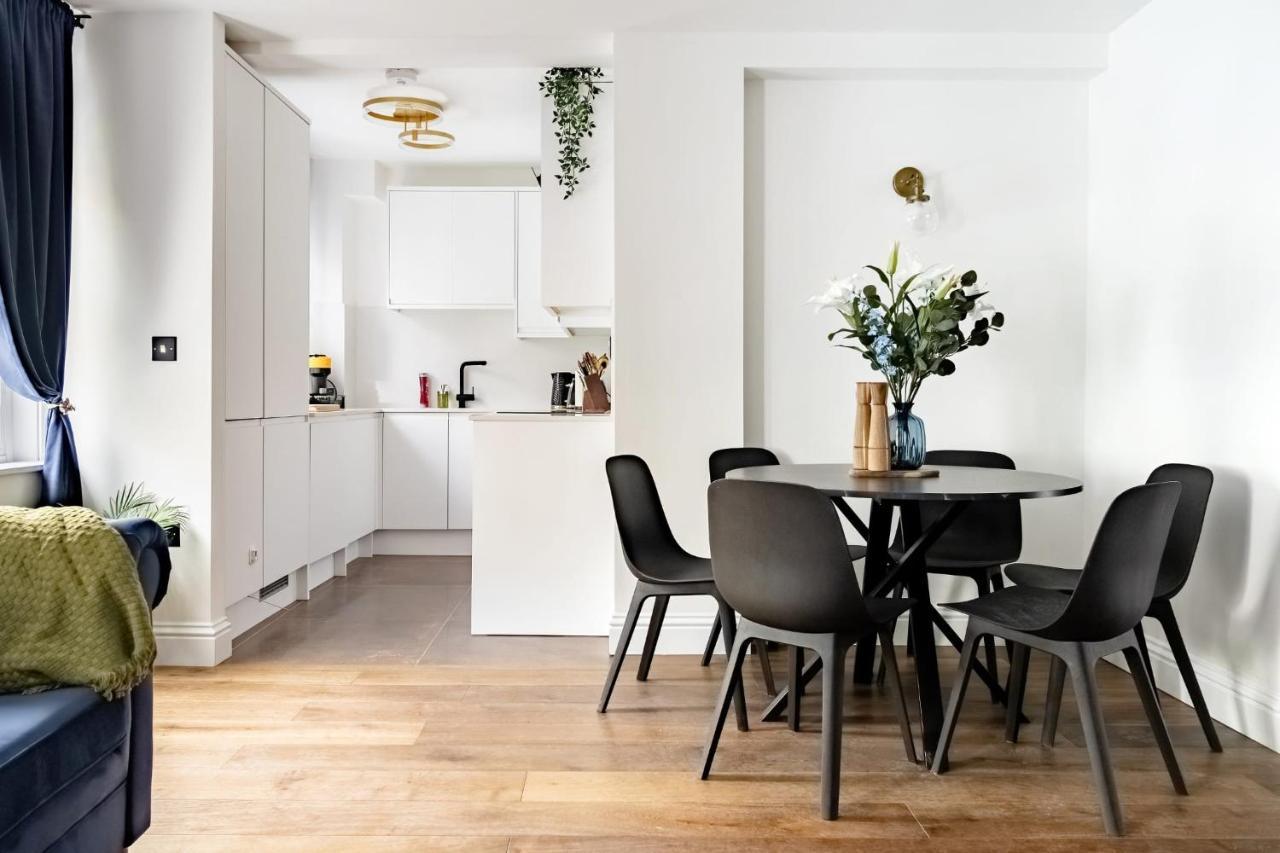 לונדון First Class Living Experience Luxury In Harley St מראה חיצוני תמונה